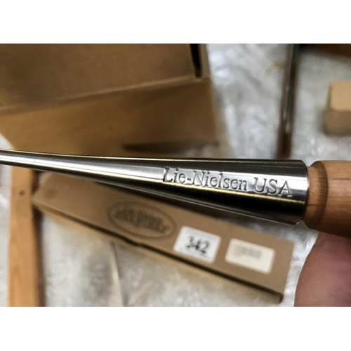 342 - 3 Lie Nielsen boxed (2 as new) Fishtail Chisel 1/2 x2, 3/8 x1