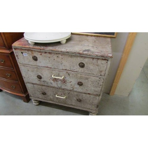 1600 - An old three drawer chest.