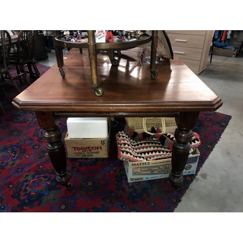 368 - A Victorian mahogany extending dining table 174cm x 102cm x Height 69cm *Collect Only*