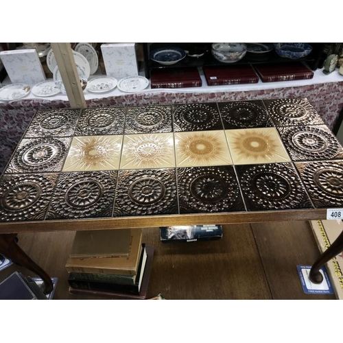 408 - A retro tile top coffee table on Queen Anne legs (95cm x 49cm x 42cm high) *Collect Only*