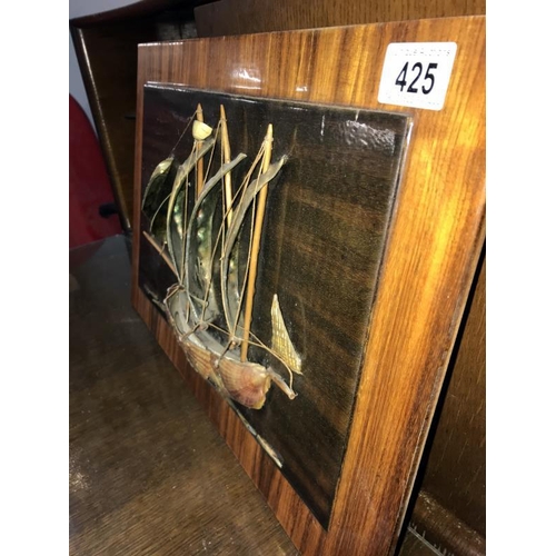 425 - A vintage Jabeque 3D picture of a sailing boat made of sea shells