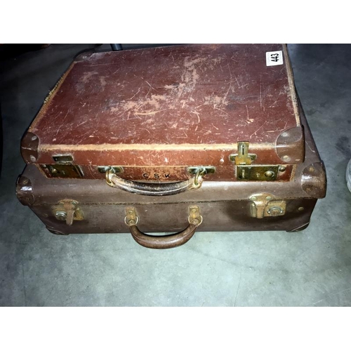 443 - 2 vintage suitcases