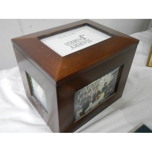 507 - An unusual photo storage box and a photo album.