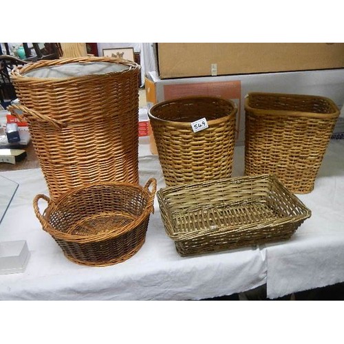 549 - A mixed lot of basket ware.