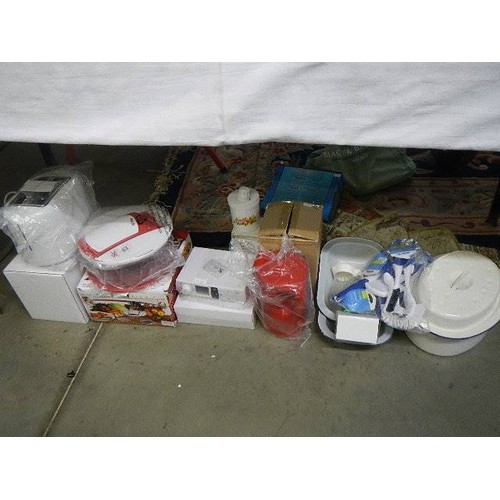 668 - A large quantity of new kitchen ware.