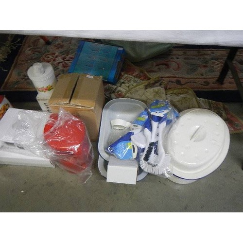 668 - A large quantity of new kitchen ware.