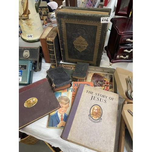 606 - A mixed lot of religious books including 1820 Bible (cover present but detached), other Bibles and l... 