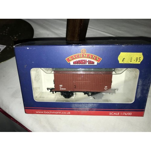 550C - 3 boxed Bachman rolling stock