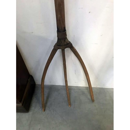 540E - An old Wooden pitch fork