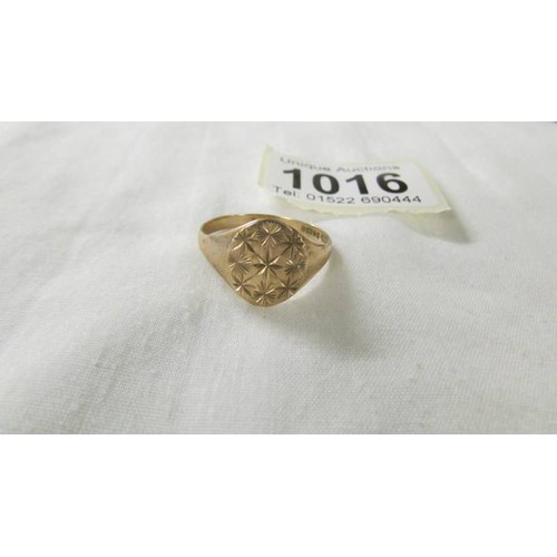 1016 - Two 9ct gold rings, sizes S and Y, 6 grams.