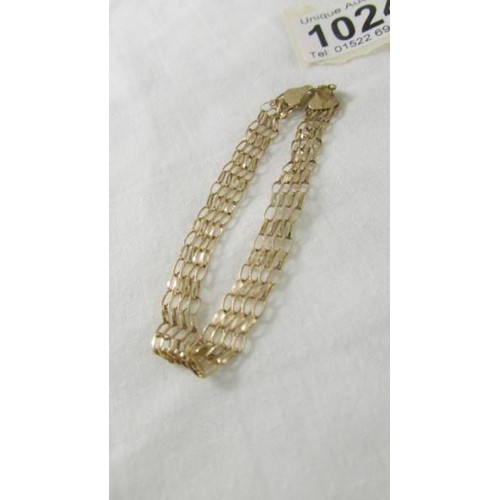 1024 - Two 9ct gold bracelets, 5.9 grams.