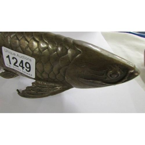 1249 - A bronze pike, 29 cm long.