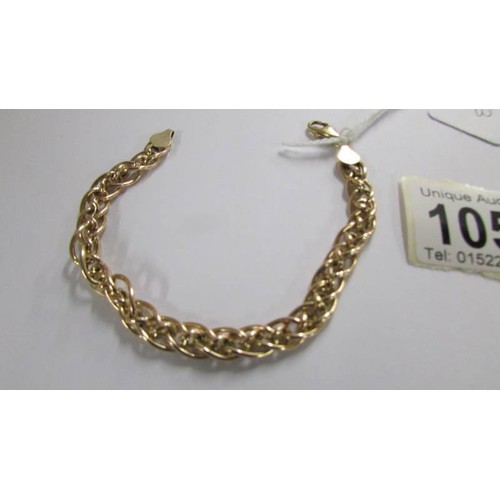 1050 - A 9ct gold bracelet, 6 grams.