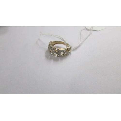 1060 - A 9ct gold dress ring, size K, 3.4 grams.