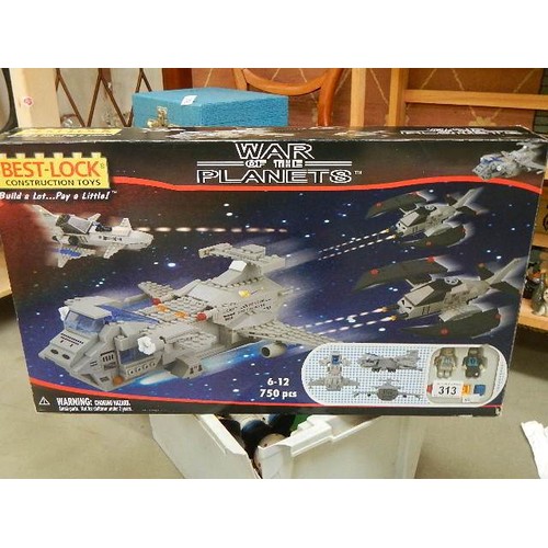 313 - A Best Lock Construction toys 'War of the Planets' Lego type building set in sealed box.   COLLECT O... 