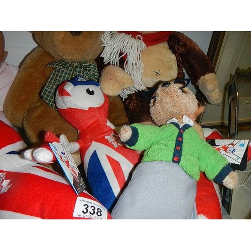 338 - A mixed lot of soft toys,.