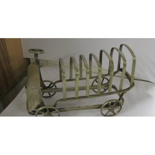 1375 - A rare art deco silver plated toast rack in the form of a lorry.