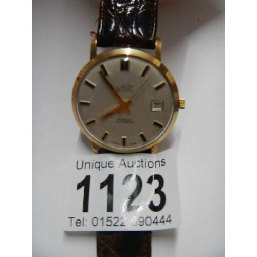 1123 - A good UNO 27 jewel  Incabloc automatic wrist watch, in working order.