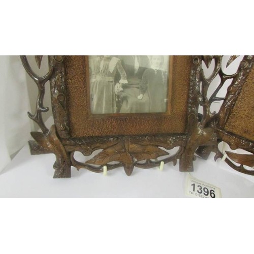 1396 - A pair of 19th-century carved wood photograph frames (1 a/f).