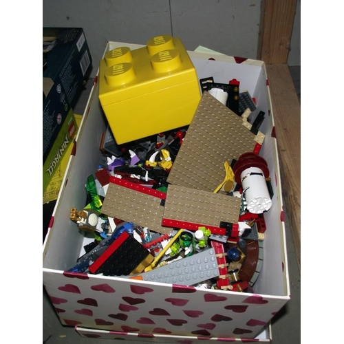 9 - 2 boxes of assorted Lego and quantity of empty boxes (unsure if boxes relate to Lego) includes part ... 