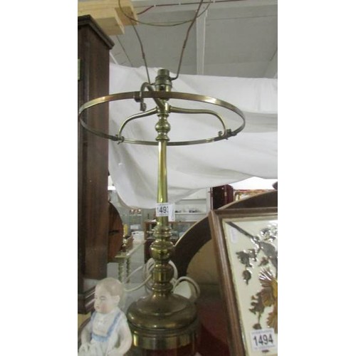 1493 - A brass table lamp, no shade. COLLECT ONLY.