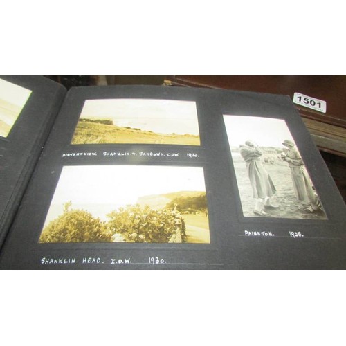 1501 - Two old photo albums with photo's.