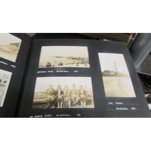 1501 - Two old photo albums with photo's.