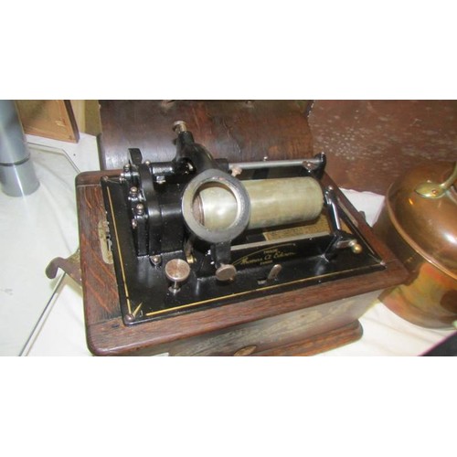 1507 - An Edison standard phonograph, (not original horn). COLLECT ONLY.