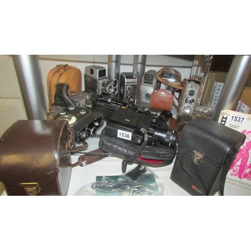 1536 - A mixed lot of vintage cine camera's - Bell & Howell Autoset AK8, Eumig C3, Elmo Cine and others.