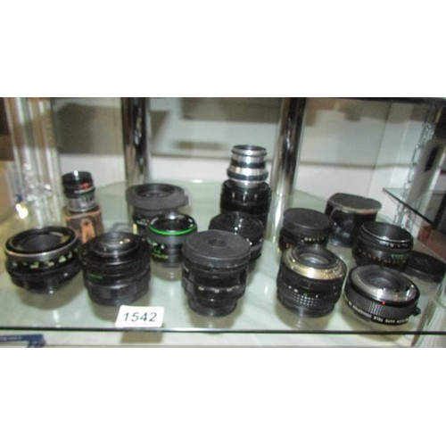 1542 - A mixed lot of  lenses.