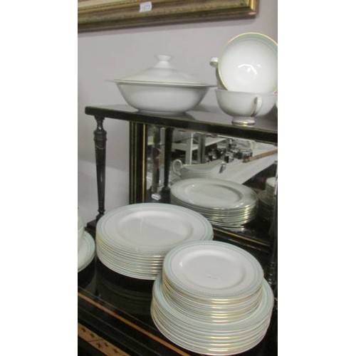 1575 - A Royal Doulton Berkshire pattern dinner set. COLLECT ONLY.