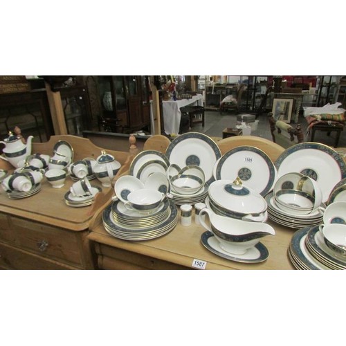 1585 - A large quantity of Royal Doulton Carlyle pattern dinner ware, COLLECT ONLY.