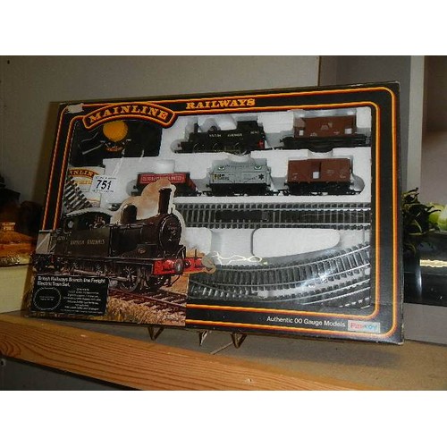 751 - A boxed Palitoy train set.