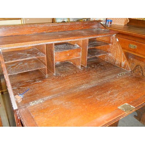 1631 - An oak bureau, COLLECT ONLY.