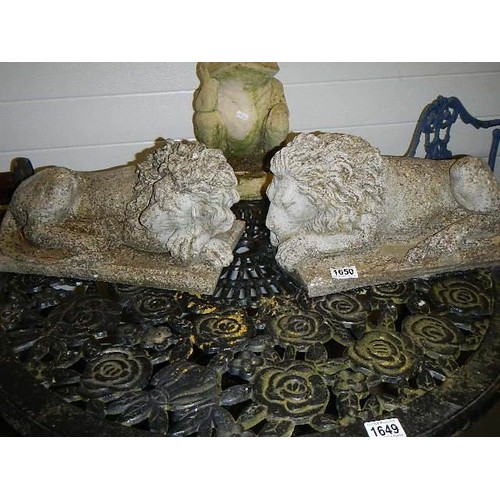 1650 - A pair of garden lion ornaments. COLLECT ONLY.