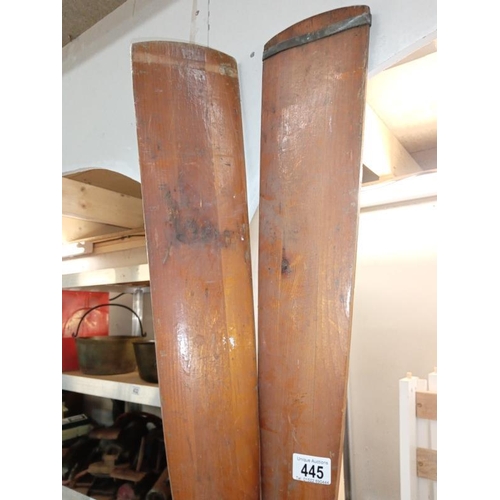 445 - A pair of fine quality row boat oars, COLLECT ONLY