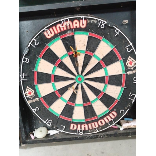 447 - A fine quality cased Winmau Diamond dart board, COLLECT ONLY