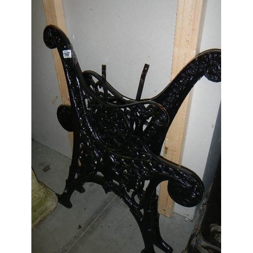 1667 - A pair of cast metal bench ends, COLLECT ONLY.