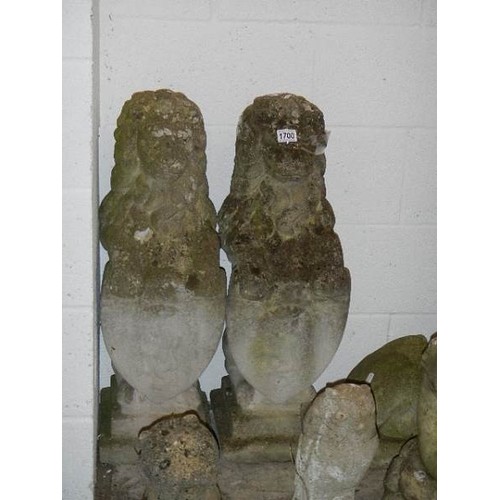 1700 - A pair of lions with shields, COLLECT ONLY