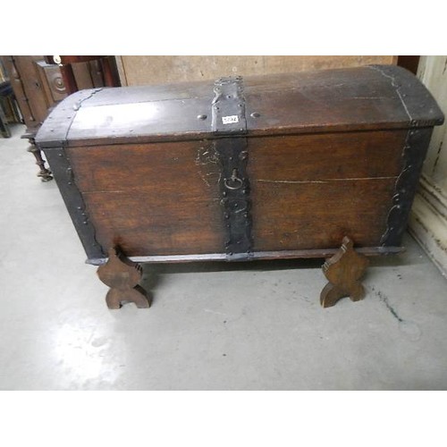 1702 - A period dome top trunk, COLLECT ONLY.