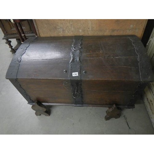 1702 - A period dome top trunk, COLLECT ONLY.