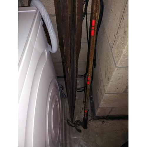 380 - A pair of vintage ski's & poles, COLLECT ONLY