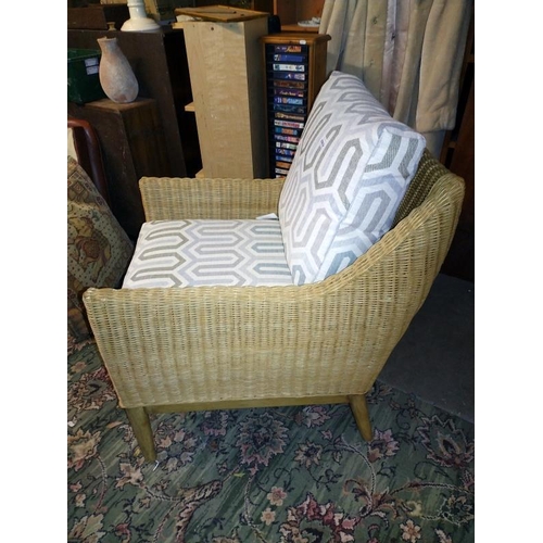 400G - A wicker chair with cushions, COLLECT ONLY