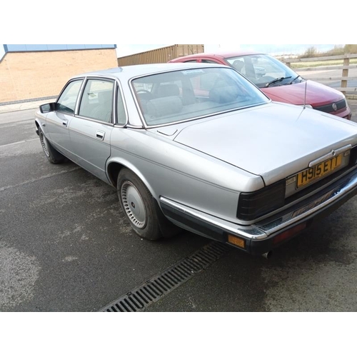 460 - A Jaguar XJ6, 4.0 litre auto, 1st registered 1/9/90, grey leather interior, dry stored at least for ... 