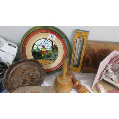 32 - A mixed lot of wooden items including plaques, cottage etc., COLLECT ONLY.