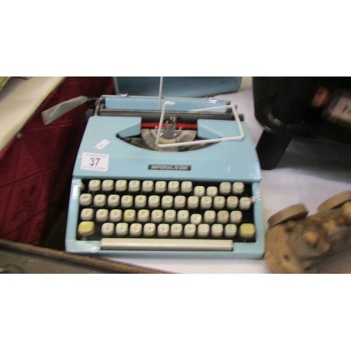 37 - A vintage Imperial 200 typewriter, COLLECT ONLY.