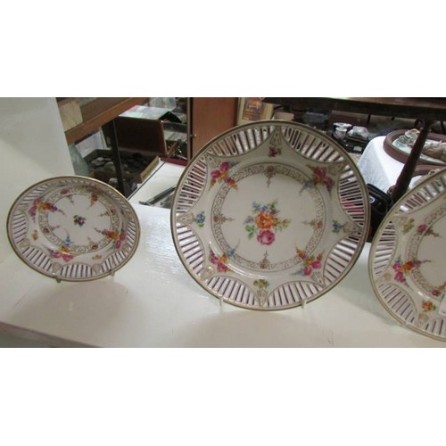 120 - Two Bavarian ribbon plates with two matching dishes.