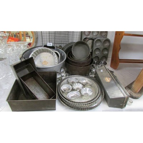 374 - A good lot of vintage baking trays etc., COLLECT ONLY.