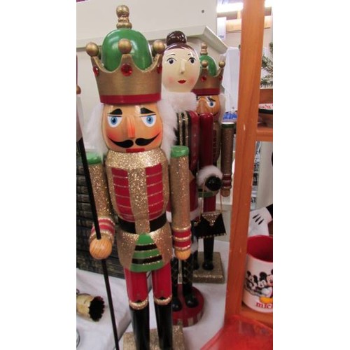 454 - A good lot of Christmas decorations including nutcracker figures, COLLECT ONLY.