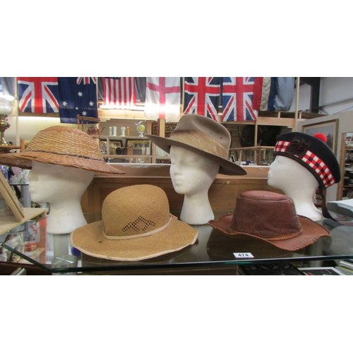 474 - A Hunter Glenwood hat size 53, a Glengarry, two straw hats and one other.